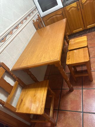 Mesa de cocina de madera