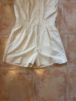 Mono corto Mango botones beige