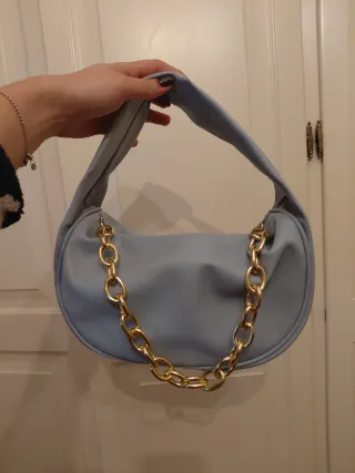 Borsa azzurra con catena oro