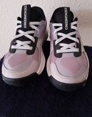 Jordan Auténticas Talla 37.5
