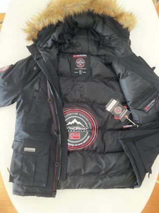 Geographical Norway. Parka negra. Talla L