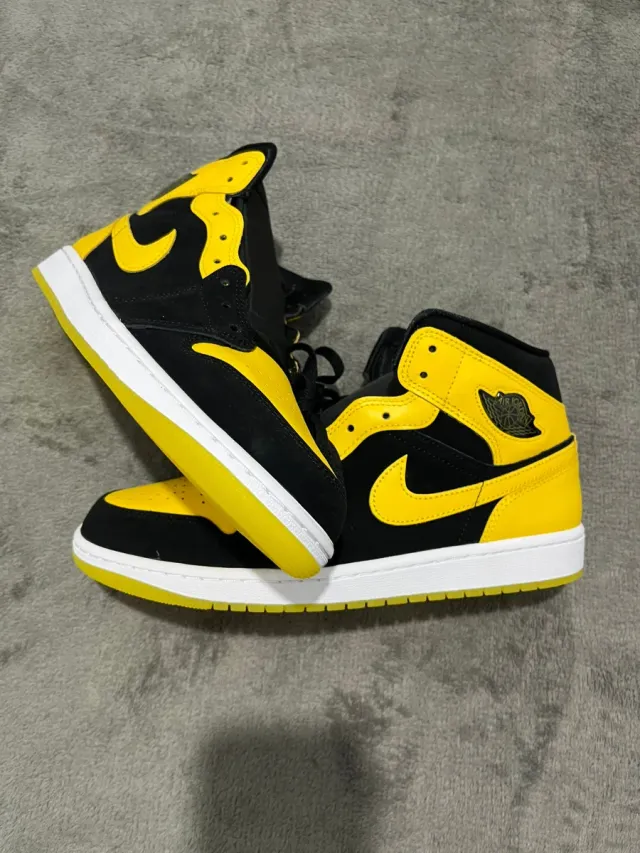 Air Jordan 1 Mid SE Nero Giallo