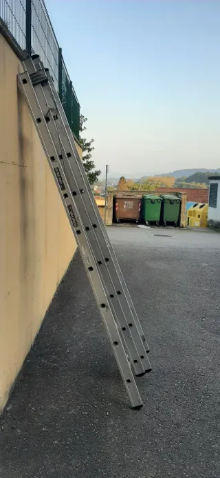 Escalera extensible de aluminio