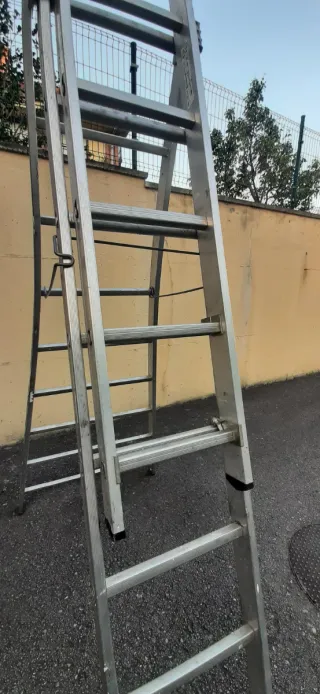 Escalera extensible de aluminio