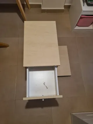 Cajonera de madera con ruedas