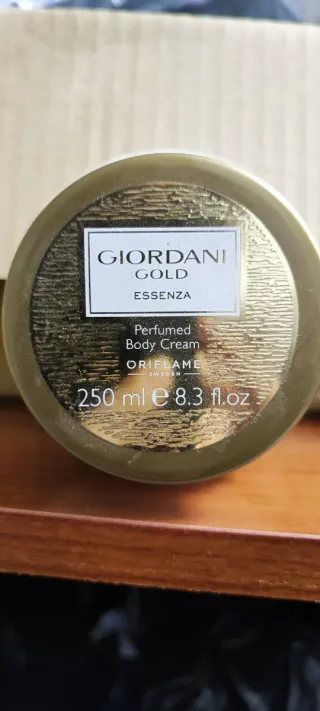 Crema Corporal Perfumada Giordani Gold Essenza