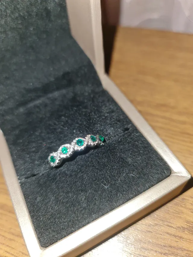 Anillo circonitas verdes y plata