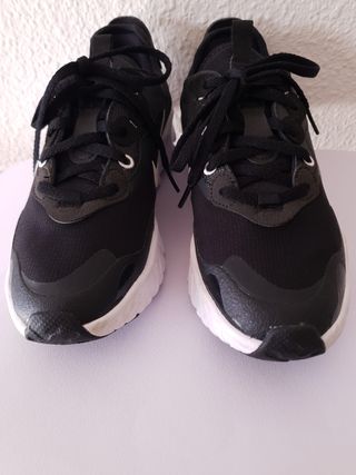 Nike React Art3mis Negro/Blanco