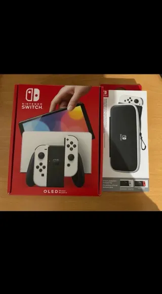 Nintendo Switch OLED bianco