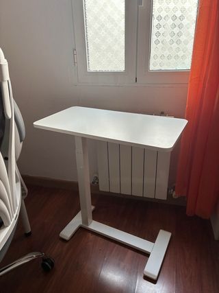 MesITA regulable y con ruedas Ikea - BOLLSIDAN
