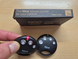 2 mandos de garaje Nice Smilo 4 botones a Estrenar