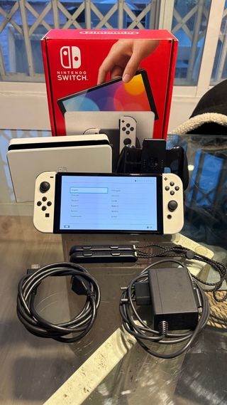 Nintendo Switch OLED bianco