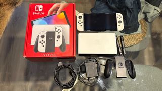 Nintendo Switch OLED bianco