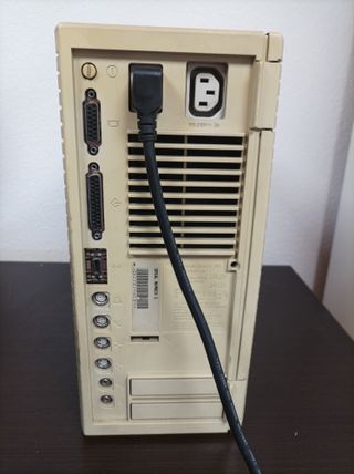 Macintosh Quadra 700 (1991) Ordenador Vintage Appl