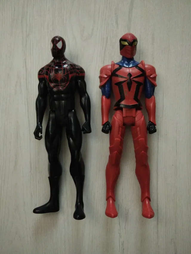 Muñeco 4€ Pareja 7,50€ 2 Muñecos 20cm Spiderman y