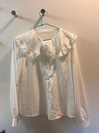 Blusa blanca cuello bebé