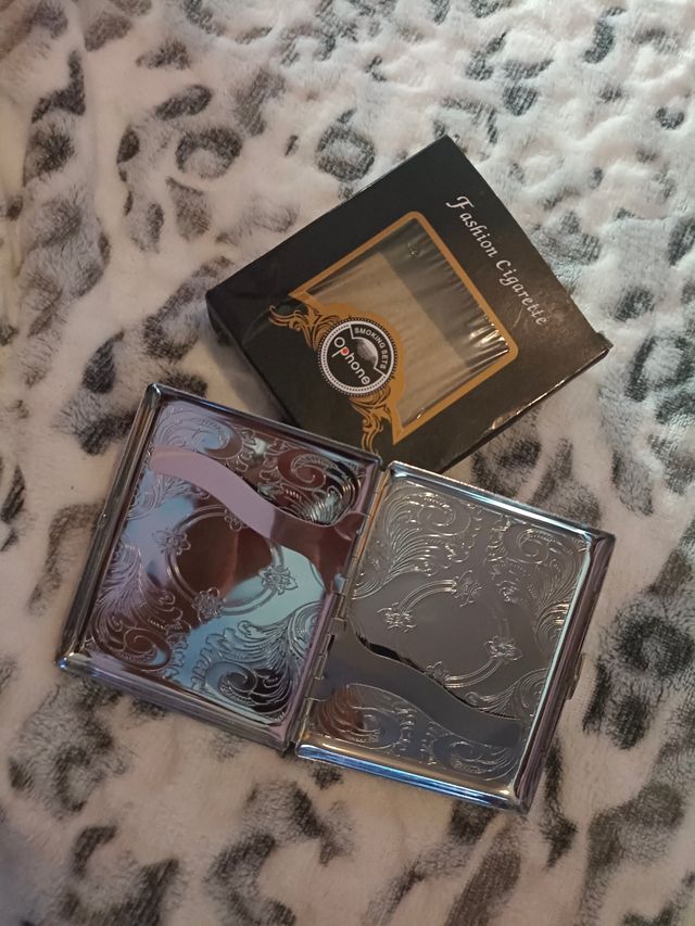 Portasigarette in argento inciso