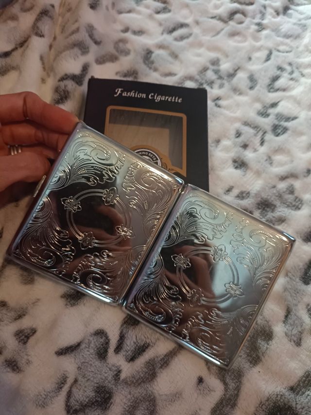 Portasigarette in argento inciso