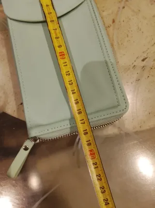 Bolso móvil y monedero verde