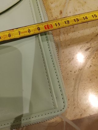 Bolso móvil y monedero verde