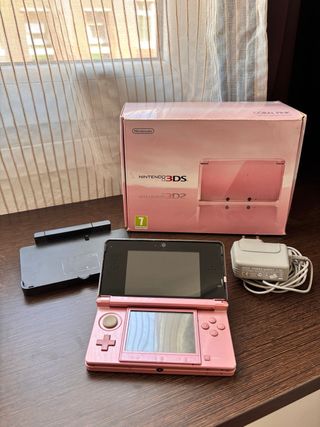 Nintendo 3DS Rosa Coral con cargador y base