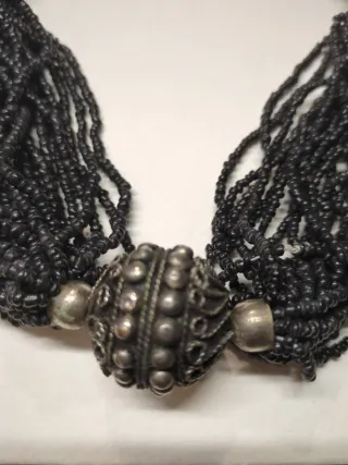 Collar Vintage Cuentas Negras y Bolas Plateadas