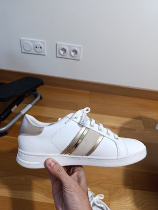 Zapatillas Geox Blancas y Doradas Nuevas