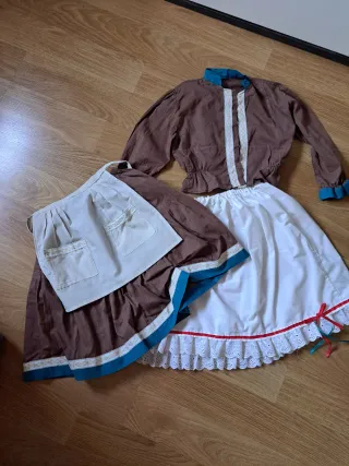 Traje de casera para niña 3/4 años