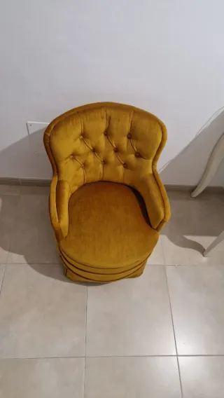 Butaca terciopelo mostaza