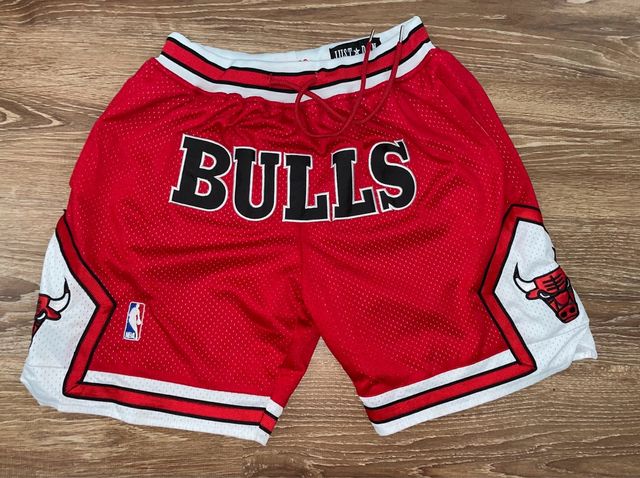 Shorts Chicago Bulls Rojos temporada 98-99.