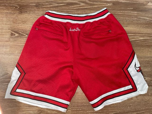 Shorts Chicago Bulls Rojos temporada 98-99.