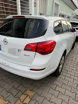 Opel Astra 2012