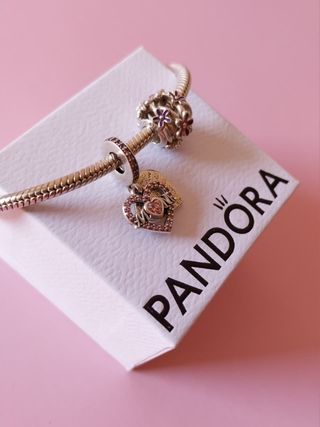 Lote 2 charms Pandora corazón, Mom y flores.
