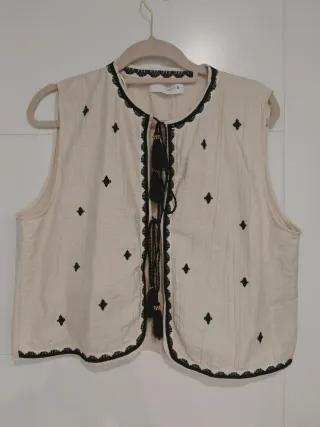 Chaleco Zara bordado