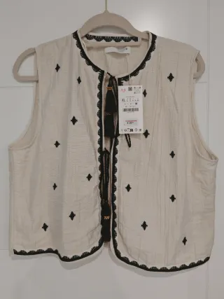 Chaleco Zara bordado