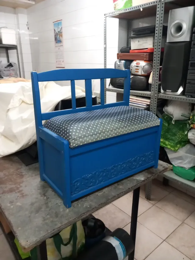 Asiento baúl infantil azul
