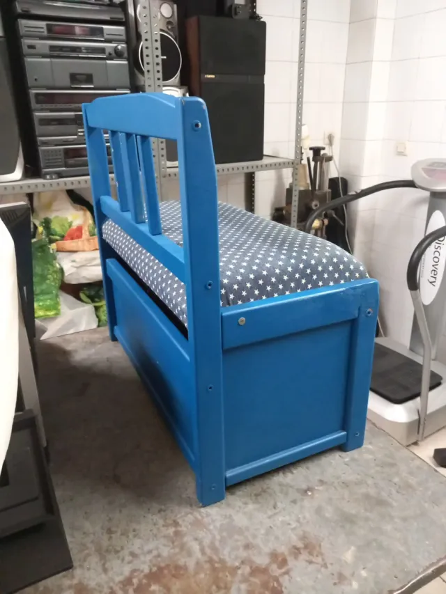 Asiento baúl infantil azul