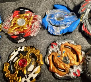 Beyblade con maletín y equipo