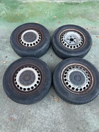 Neumáticos y llantas T5/T6 (4 unidades)