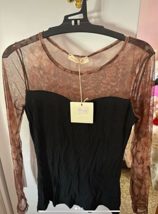 Camiseta manga larga encaje floral