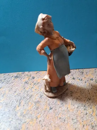 Figura Belén Mujer con Cesta y Oveja