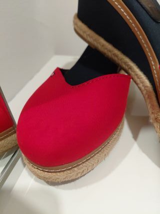 Sandalias "Tommy Hilfiger" Talla 38
