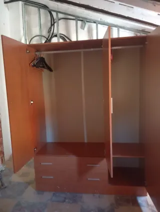 Armario 3 puertas madera  laminada ámbar satinado