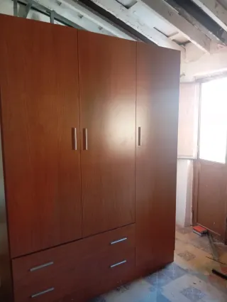 Armario 3 puertas madera  laminada ámbar satinado