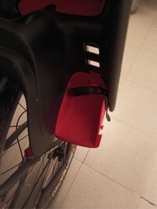 Silla niño bicicleta negra y roja