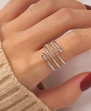Anillo espiral plateado