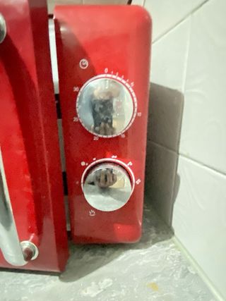 Microondas rojo ARTROM