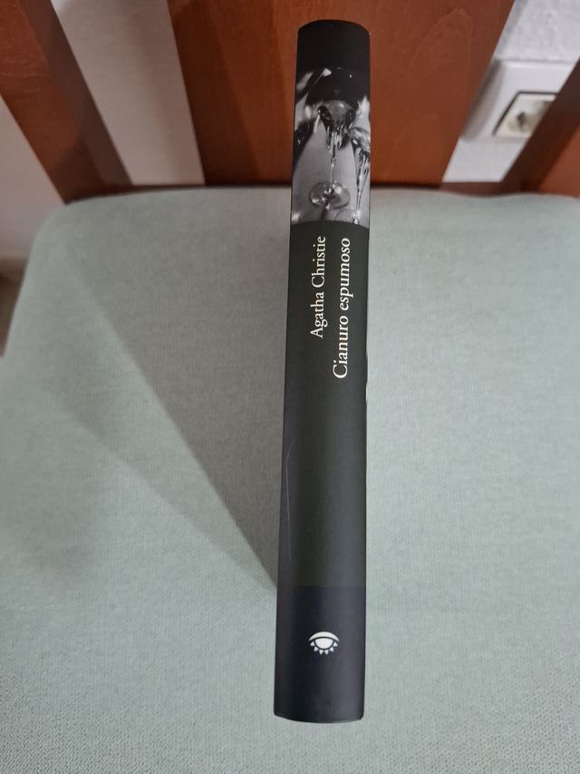 Cianuro espumoso Agatha Christie