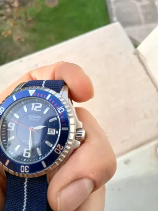 Reloj Casio Quartz MTD 1053 Azul y Plateado