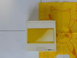Nintendo DS Lite Edición Limitada Pikachu